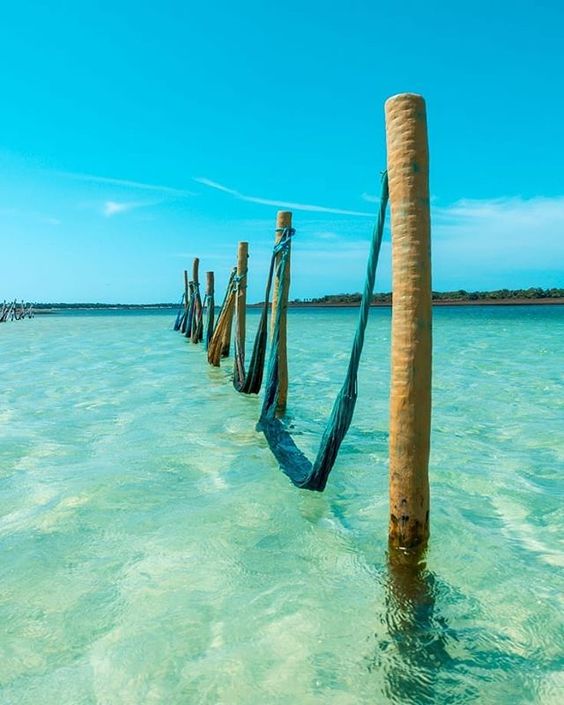 praia de jericoacoara rede dentro da água